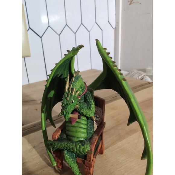 Hamilton Collection Foldin’ Freddy, Hold'em or Fold'em Poker, Dragon Figure Flaw - Picture 7 of 7